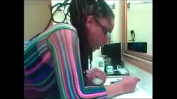 play امرأة فرنسية كبيرة في السن من كلوج تمارس الجنس على شبكة الإنترنت كما تحب ذلك