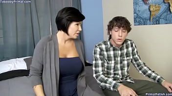 play Esta madre tiene orgasmos y tiene muchas ganas de follárselo