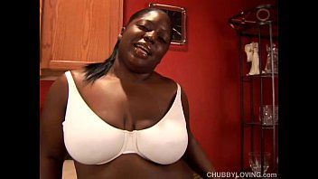 play The beautiful blonde has very large breasts