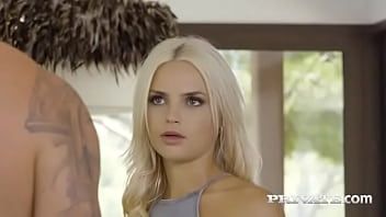 play Alexa de Suceava tiene un culo de 10 estrellas, se mueve duro en su pene
