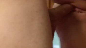play Deve fare questo orgasmo paesano dal seno grande