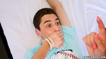 play XNXX Anglia z krasnoludem XNXX uprawiających seks z dobrą złą miotłą