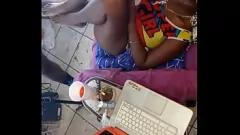 play A primeira experiência de Gloryhole da MILF queniana na África Ocidental