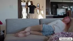 play La belle-fille coquine de papa T-girl: Bouljob, anal et bareback
