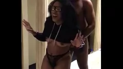 play Testemunhe o pau mais enorme já capturado pela câmera, levando uma buceta amadora ao limite neste vídeo pornô hardcore